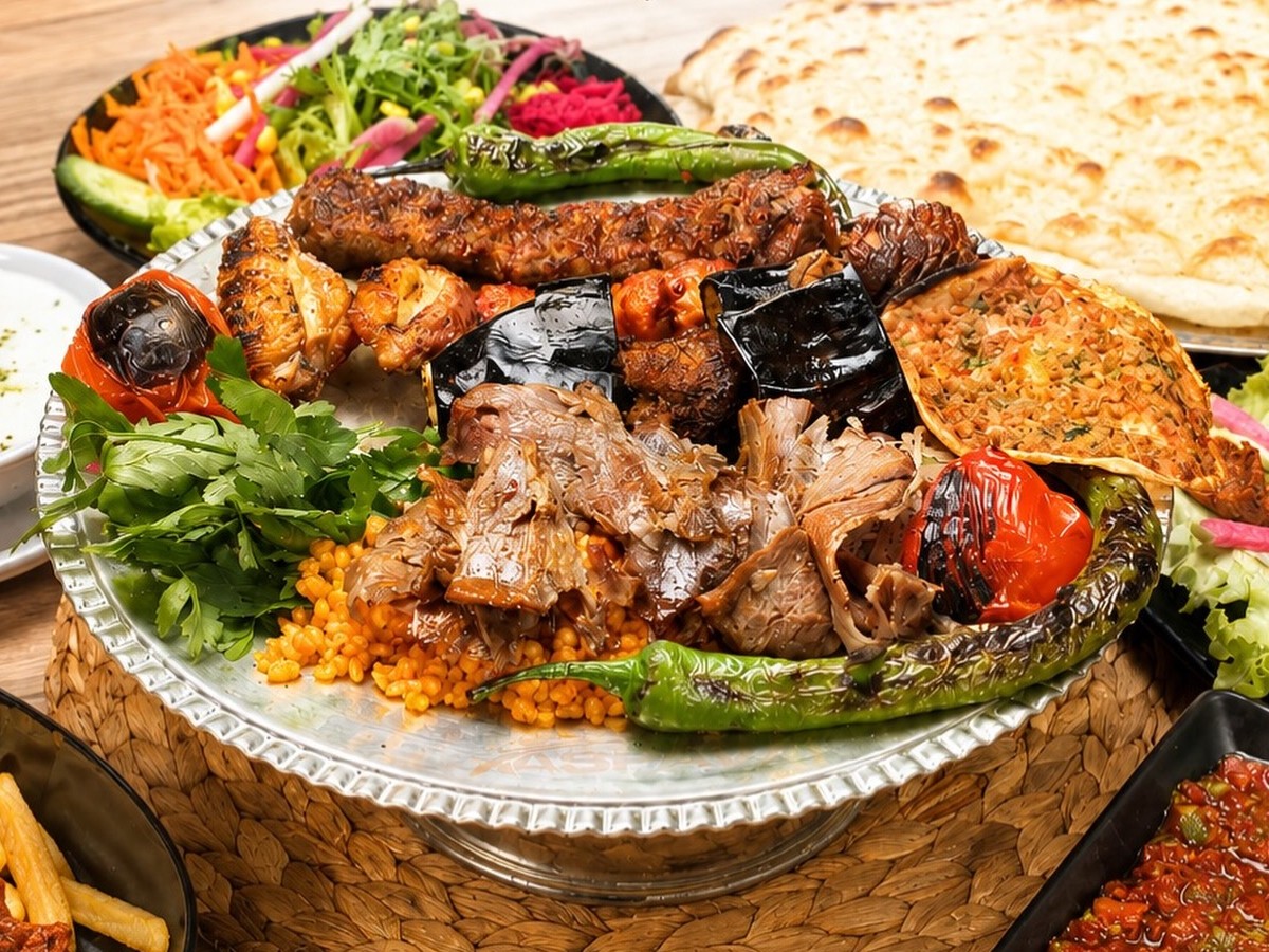 Mogan Aspava sofrasından kebap ve ızgara çeşitleri